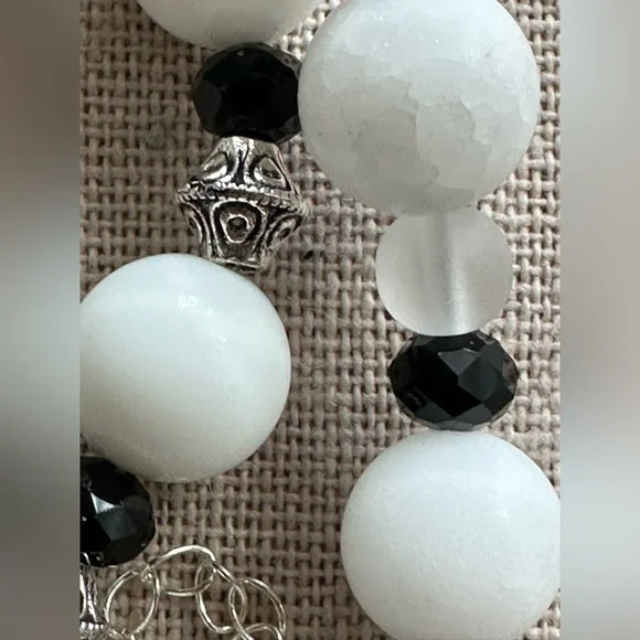 26-1/2 inch Black and White Mother of Pearl Long necklace - Picture 6 of 16